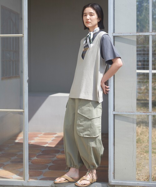 THE SHOP TK (ザ ショップ ティーケー )の「◆【洗える】麻調ヴィンテージライク深Vベスト(ベスト・レディース・ブラック/ベージュ・99)」の5枚目の写真