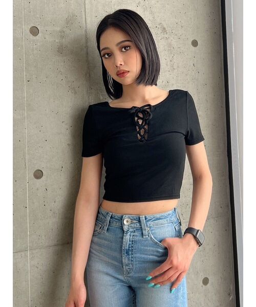 GYDA(ジェイダ)の「2WAYレースアップショートTシャツ(Tシャツ/カットソー・レディース・ブラック/オフホワイト・FREE)」の2枚目の写真