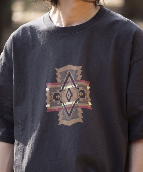 PENDLETON（ペンドルトン）の「【PENDLETON/ペンドルトン】フロントプリントTシャツ ルーズシルエット ワンポイントロゴ（Tシャツ/カットソー・メンズ・キナリ/ブラック/ホワイト/チャコールグレー/ライトグレー/オフホワイト/ネイビー・M/L/XL）」の6枚目の写真
