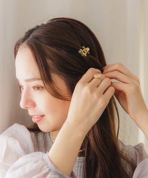flower（フラワー）の「マリーゴールドクリップ 2ピース（バレッタ/ヘアクリップ・レディース・ゴールド・FREE）」の2枚目の写真