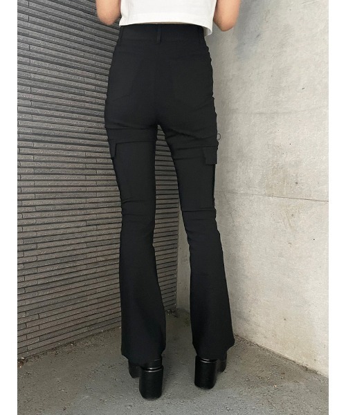ENVYM(アンビー)の「フレアカーゴジェギンス(その他パンツ・レディース・ブラック・SMALL/MEDIUM)」の3枚目の写真
