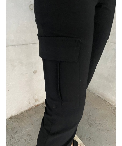 ENVYM(アンビー)の「フレアカーゴジェギンス(その他パンツ・レディース・ブラック・SMALL/MEDIUM)」の14枚目の写真