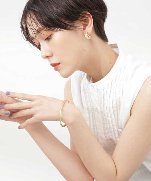N.（N. Natural Beauty Basic）（エヌエヌナチュラルビューティーベーシック）の「シンプルオーバルバングル（ネックレス・レディース・シルバー/ゴールド・FREE）」の2枚目の写真