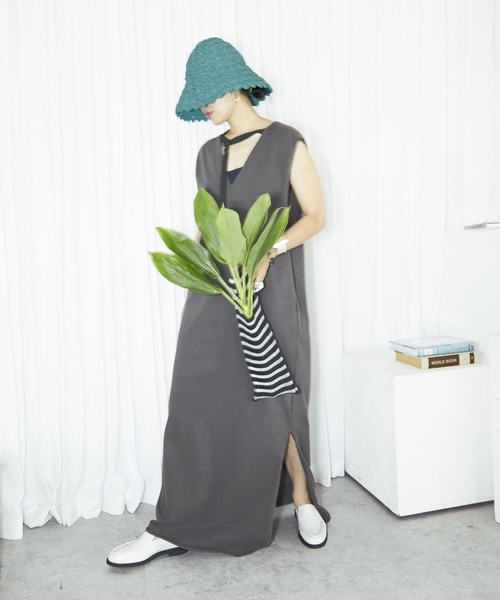 CITYSHOP(シティーショップ)の「DOZUME STRAP DRESS:ワンピース(ワンピース・レディース・チャコールグレー/ブラック・36/38)」の17枚目の写真
