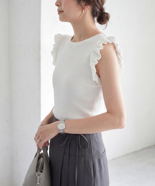 STYLE DELI(スタイルデリ)の「【LUXE】プリーツノースリニットトップス(ニット/セーター・レディース・アイボリー/ブラック/グリーン・FREE)」の19枚目の写真