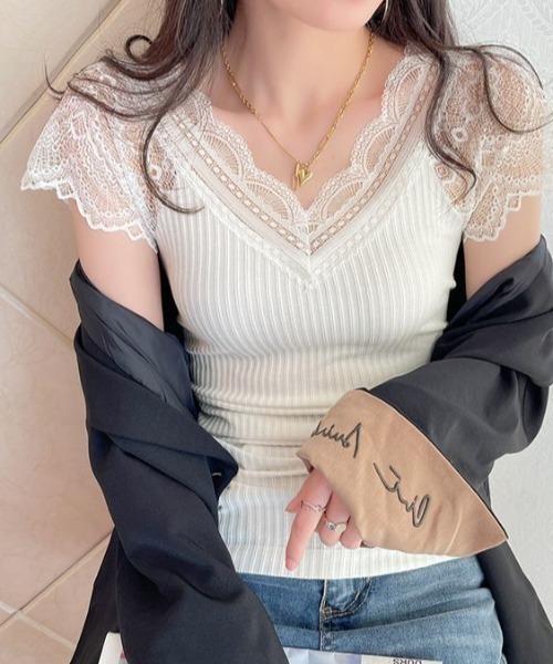Achic(アシック)の「ノースリーブレースフリル透け感トップス(Tシャツ/カットソー・レディース・ベージュ/ホワイト/ブラック・M)」の11枚目の写真