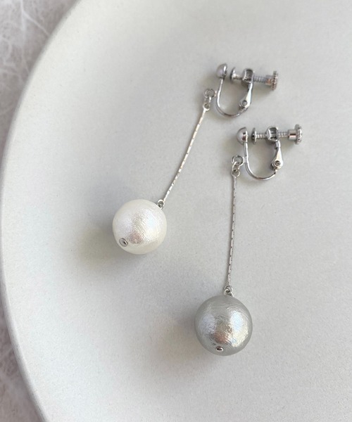 tone（トーン）の「【As】大粒コットンパール　ゆらゆら　アシメイヤリング（ニッケルフリー）(MA)（イヤリング・レディース・シルバー/ゴールド/ゴールド系その他2/シルバー系その他2/ゴールド系その他3/シルバー系その他3・FREE）」の15枚目の写真