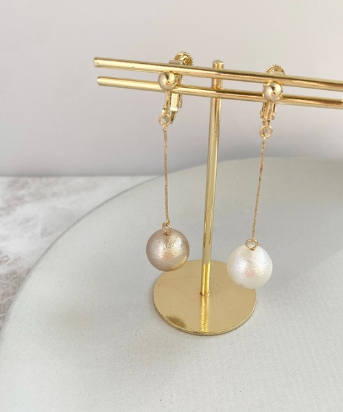 tone（トーン）の「【As】大粒コットンパール　ゆらゆら　アシメイヤリング（ニッケルフリー）(MA)（イヤリング・レディース・シルバー/ゴールド/ゴールド系その他2/シルバー系その他2/ゴールド系その他3/シルバー系その他3・FREE）」の14枚目の写真