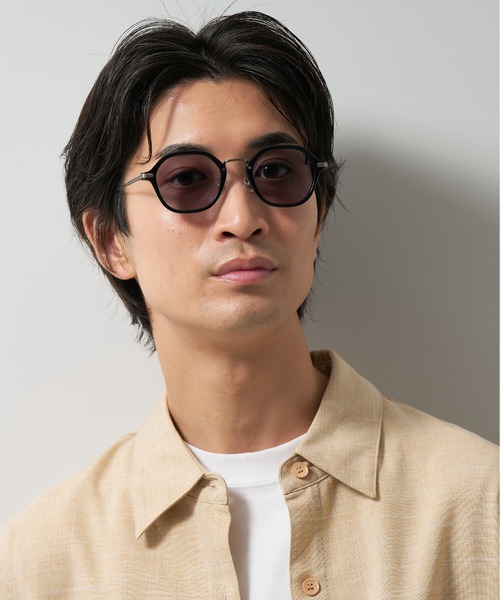 UNITED ARROWS（ユナイテッドアローズ）の「ボストン型調光サングラス｜紫外線対策｜レンズの色が変わるサングラス｜ユナイテッドアローズ｜Zoff | UNITED ARROWS Wellness（サングラス・レディース・ベージュ/ライトグレー/ブラック・FREE）」の9枚目の写真