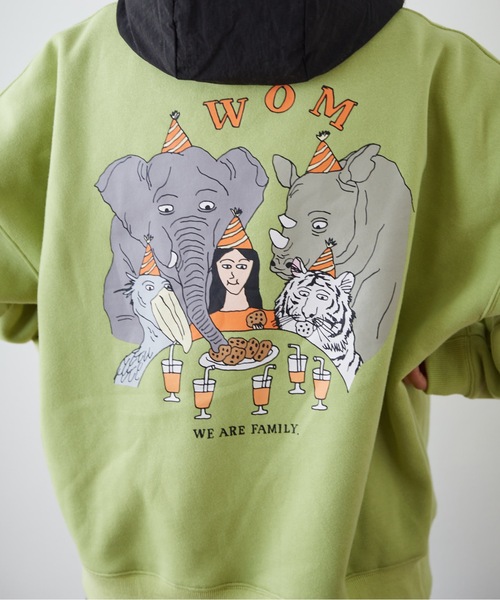 WoM（ワム）の「WE ARE FAMILY SWEAT（スウェット・レディース・オレンジ/ブラック/ホワイト/グリーン系その他・FREE）」の3枚目の写真