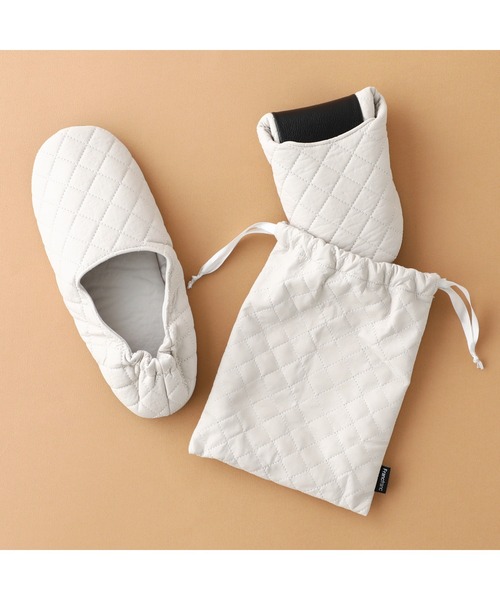 ポケッタブルシューズ キルティング ホワイト 折りたたみ 携帯スリッパ