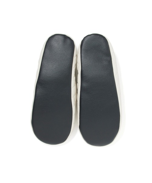 ポケッタブルシューズ キルティング ホワイト 折りたたみ 携帯スリッパ