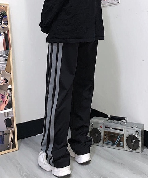 SHEENA(シーナ)の「サイドラインストレートパンツ(スウェットパンツ・レディース・ブラック×グレー/ブラック×ホワイト・M)」の12枚目の写真