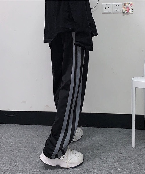 SHEENA(シーナ)の「サイドラインストレートパンツ(スウェットパンツ・レディース・ブラック×グレー/ブラック×ホワイト・M)」の13枚目の写真