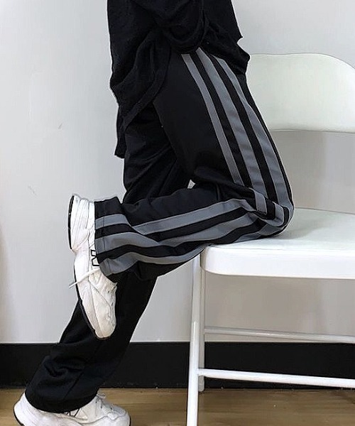 SHEENA(シーナ)の「サイドラインストレートパンツ(スウェットパンツ・レディース・ブラック×グレー/ブラック×ホワイト・M)」の19枚目の写真
