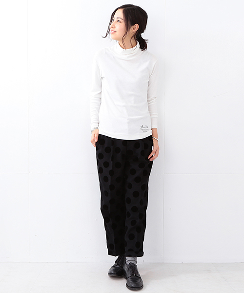 BEAMS BOY（ビームスボーイ）の「BEAMS BOY / フロッキープリント DOT スラックス（スラックス・レディース・ブラック/ネイビー・0/1）」の15枚目の写真