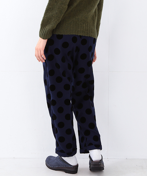 BEAMS BOY（ビームスボーイ）の「BEAMS BOY / フロッキープリント DOT スラックス（スラックス・レディース・ブラック/ネイビー・0/1）」の19枚目の写真