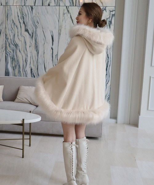 完売♡ロイヤルパーティー♡ケープファーコート新品タグ付アイボリー ROYAL PARTY（ロイヤルパーティー） アウター レディース 「ZOZO限定