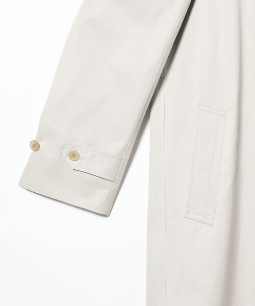 BRILLA per il gusto（ブリッラペルイルグースト）の「AUBERGE × Brilla per il gusto / 別注 コットンポリエステル ステンカラーコート（ステンカラーコート・メンズ・オフホワイト・38/40/42）」の4枚目の写真