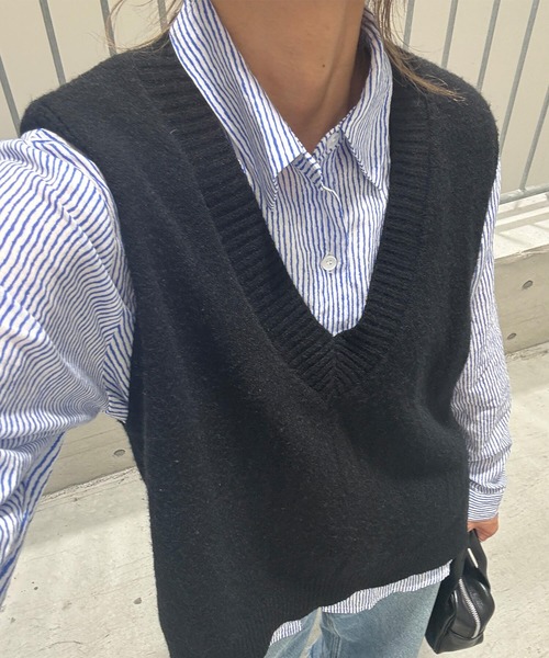 ISOOK（アイスー）の「オーバーニットベスト(chiica select) / Vネック シンプル オーバーサイズ レディース（ベスト・レディース・カーキ/ブラック・FREE）」の9枚目の写真