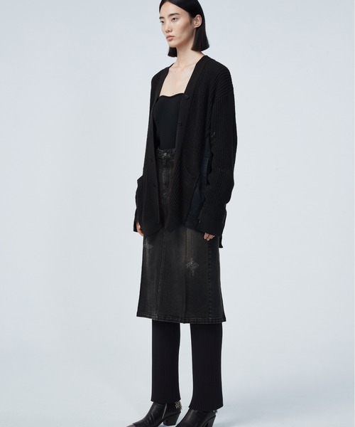 JNBY（ジェーエヌビーワイ）の「Curved Denim Midi Skirt（デニムスカート・レディース・ブラック/ブルー・38/40）」の4枚目の写真