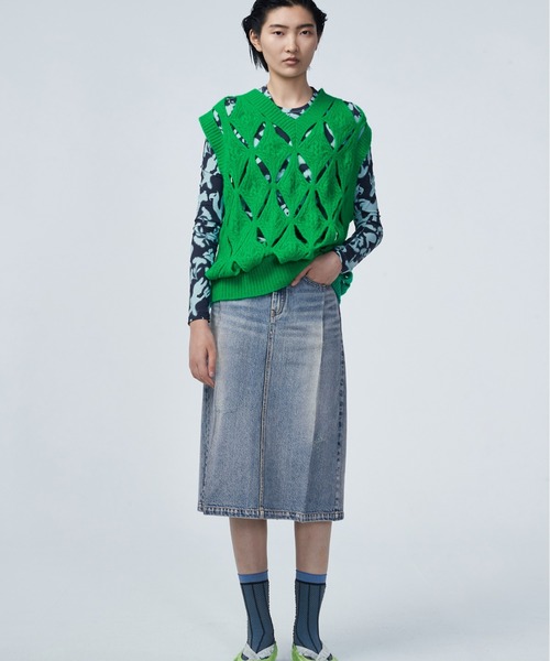 JNBY（ジェーエヌビーワイ）の「Curved Denim Midi Skirt（デニムスカート・レディース・ブラック/ブルー・38/40）」の11枚目の写真