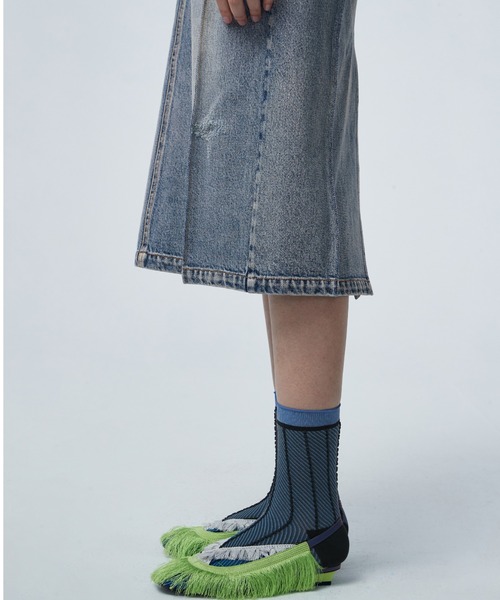 JNBY（ジェーエヌビーワイ）の「Curved Denim Midi Skirt（デニムスカート・レディース・ブラック/ブルー・38/40）」の13枚目の写真