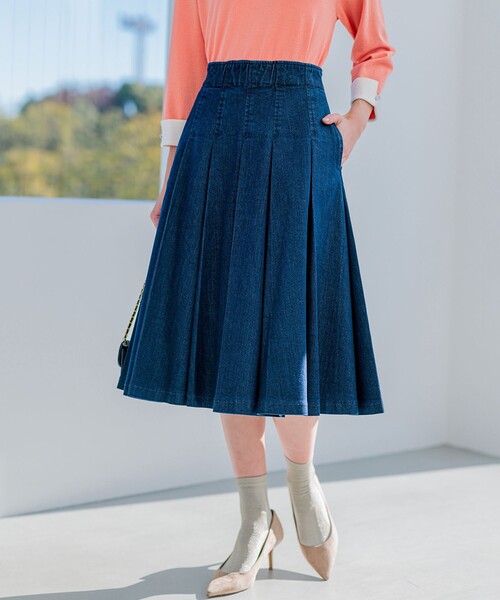 組曲(クミキョク)の「ライトデニム プリーツスカート(デニムスカート・レディース・ネイビー系・3/2/1)」の1枚目の写真