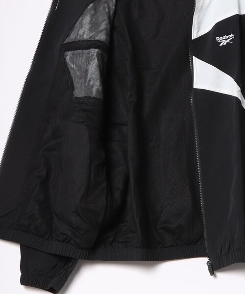 Reebok（リーボック）の「【Reebok/リーボック】ナイロンベクターJK/ビッグロゴナイロントラックジャケットブルゾン（ブルゾン・メンズ・ライトグレー/ブラック/ネイビー/グリーン・MEDIUM/LARGE/X-LARGE/SMALL）」の6枚目の写真
