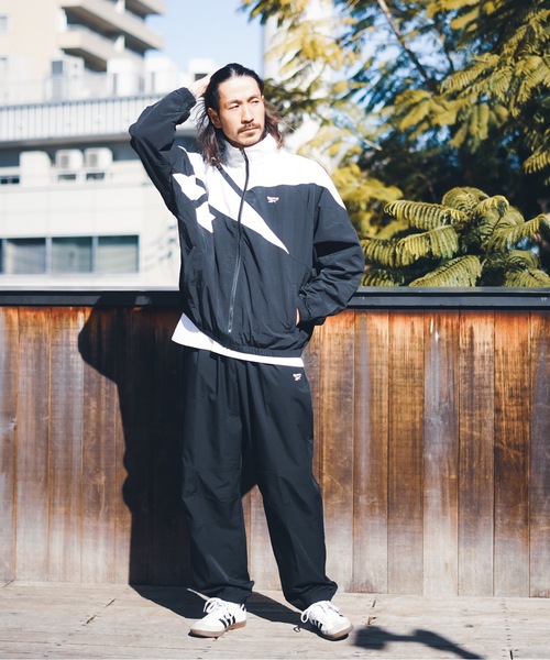 Reebok（リーボック）の「【Reebok/リーボック】ナイロンベクターJK/ビッグロゴナイロントラックジャケットブルゾン（ブルゾン・メンズ・ライトグレー/ブラック/ネイビー/グリーン・MEDIUM/LARGE/X-LARGE/SMALL）」の19枚目の写真