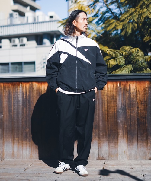 Reebok（リーボック）の「【Reebok/リーボック】ナイロンベクターJK/ビッグロゴナイロントラックジャケットブルゾン（ブルゾン・メンズ・ライトグレー/ブラック/ネイビー/グリーン・MEDIUM/LARGE/X-LARGE/SMALL）」の20枚目の写真