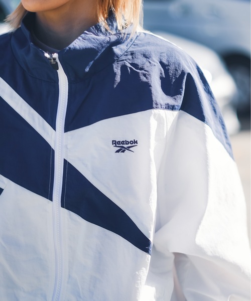 Reebok（リーボック）の「【Reebok/リーボック】ナイロンベクターJK/ビッグロゴナイロントラックジャケットブルゾン（ブルゾン・メンズ・ライトグレー/ブラック/ネイビー/グリーン・MEDIUM/LARGE/X-LARGE/SMALL）」の18枚目の写真