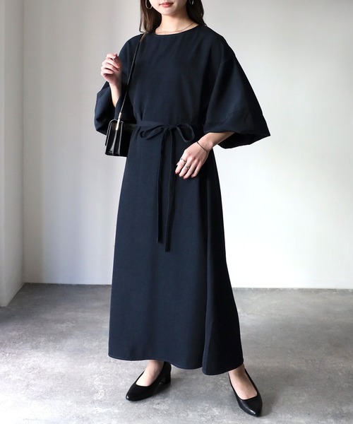 Riberry（リベリー）の「ベルト付き ランタンスリーブワンピース（ワンピース・レディース・ネイビー/グレイッシュベージュ・MEDIUM）」の20枚目の写真