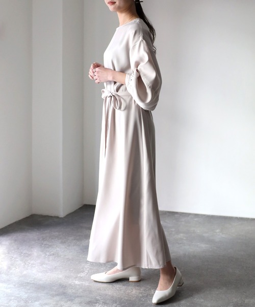 Riberry（リベリー）の「ベルト付き ランタンスリーブワンピース（ワンピース・レディース・ネイビー/グレイッシュベージュ・MEDIUM）」の19枚目の写真