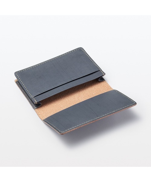 無印良品（ムジルシリョウヒン）の「手塗りヌメ革　名刺入れ　タテ７．３×ヨコ１０．８×マチ１．７ｃｍ（名刺入れ・メンズ・グリーン/レッド/ブルー・FREE）」の11枚目の写真