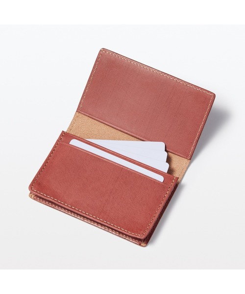 無印良品（ムジルシリョウヒン）の「手塗りヌメ革　名刺入れ　タテ７．３×ヨコ１０．８×マチ１．７ｃｍ（名刺入れ・メンズ・グリーン/レッド/ブルー・FREE）」の6枚目の写真