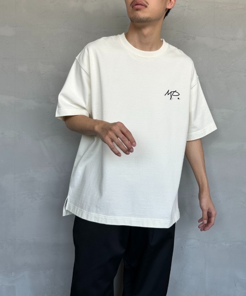Manhattan Portage（マンハッタンポーテージ）の「[MANHATTAN PORTAGE/マンハッタンポーテージ] 別注 ピグメント加工 手描き風ロゴ バックプリントTシャツ（Tシャツ/カットソー・レディース・チャコール/アイボリー/グレー・S/M/L/XL）」の6枚目の写真