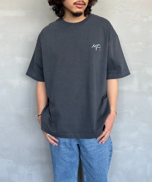 Manhattan Portage（マンハッタンポーテージ）の「[MANHATTAN PORTAGE/マンハッタンポーテージ] 別注 ピグメント加工 手描き風ロゴ バックプリントTシャツ（Tシャツ/カットソー・レディース・チャコール/アイボリー/グレー・S/M/L/XL）」の12枚目の写真