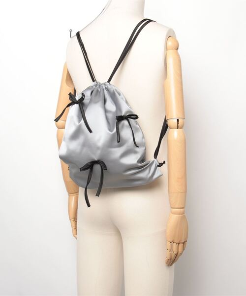 LYEON(リヨン)の「リボン付きサテンナップサック(バックパック/リュック・レディース・ブラック/グレー・FREE)」の12枚目の写真