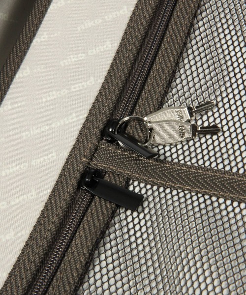 niko and...(ニコアンド)の「オリジナルニコロゴキャリーケースM/容量55-62L(その他雑貨・レディース・ブラック/オフホワイト/ライトイエロー・0)」の21枚目の写真