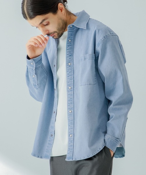 URBAN RESEARCH Sonny Label(アーバンリサーチサニーレーベル)の「ストレッチデニムレギュラーシャツ(シャツ/ブラウス・メンズ・インディゴブルー/ライトインディゴブルー・LARGE/MEDIUM)」の4枚目の写真