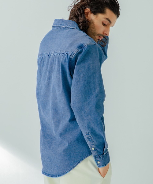 URBAN RESEARCH Sonny Label(アーバンリサーチサニーレーベル)の「ストレッチデニムレギュラーシャツ(シャツ/ブラウス・メンズ・インディゴブルー/ライトインディゴブルー・LARGE/MEDIUM)」の16枚目の写真