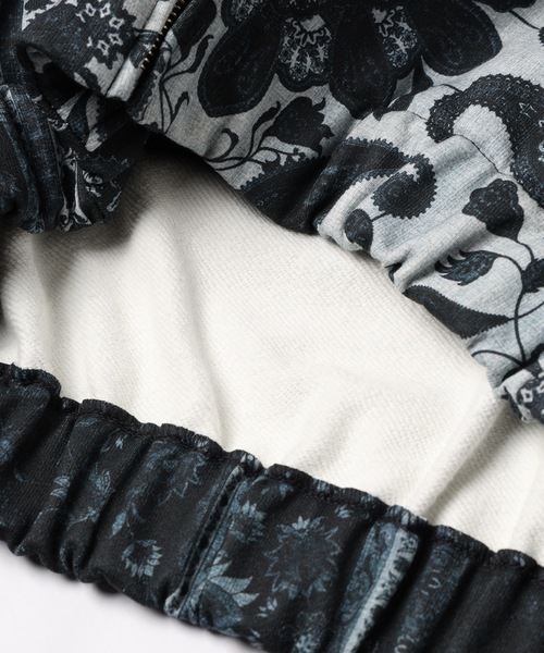 amok（アモク）の「PERSIAN PRINTED ZIPUP HOODIE（パーカー・メンズ・ブラック/マルチ・S/M/L）」の19枚目の写真