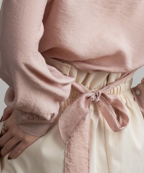 Amiur(エミレ)の「bustier docking like sheer blouse / ビスチェドッキングライクシアーブラウス(シャツ/ブラウス・レディース・アイボリー/ピンク・FREE)」の15枚目の写真