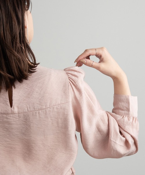 Amiur(エミレ)の「bustier docking like sheer blouse / ビスチェドッキングライクシアーブラウス(シャツ/ブラウス・レディース・アイボリー/ピンク・FREE)」の13枚目の写真