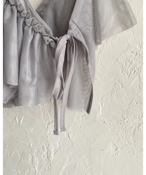 She's Closet（シーズクローゼット）の「ショート丈サイドリボン アシンメトリー ボリューム フリルチュール ビスチェ キャミソール（キャミソール・レディース・グレー/ブラック/アイボリー/ドット/チェック・FREE）」の6枚目の写真