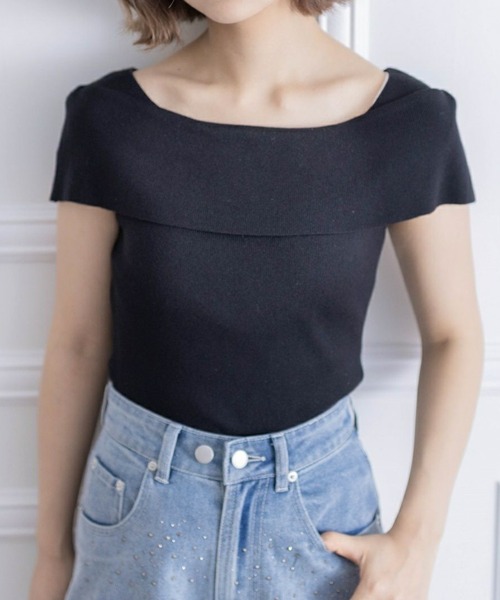 clear（クリア）の「オフショルデザインニットトップス［着回し抜群 大人 カジュアル］≪再入荷≫（ニット/セーター・レディース・ブラック/オフホワイト/ターコイズブルー/オレンジ/ホワイト×レッド/ホワイト×ブラック・F）」の4枚目の写真