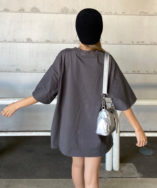 non-hedge(ノンヘッジ)の「転写ビッグ半袖Tシャツ(Tシャツ/カットソー・レディース・ブラウン/ベージュ/オフホワイト/チャコールグレー/ブラック・FREE)」の11枚目の写真
