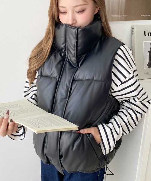 moment+（モーメントプラス）の「フェイクソフトレザースタンドカラーファイバーダウンベスト（ダウンベスト・レディース・シルバー/アイボリー/ブラック・L/M）」の12枚目の写真
