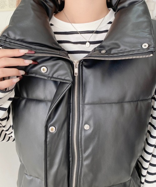 moment+（モーメントプラス）の「フェイクソフトレザースタンドカラーファイバーダウンベスト（ダウンベスト・レディース・シルバー/アイボリー/ブラック・L/M）」の18枚目の写真